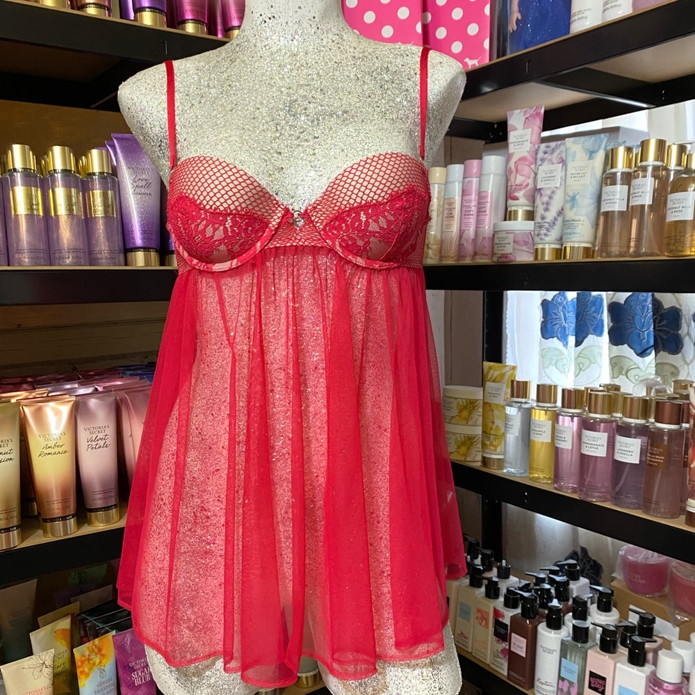 ♥️🔥Victoria's Secret Red Lace Chemise size 34B